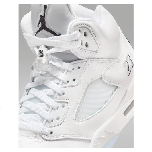 5 Retro White Metallic 2026