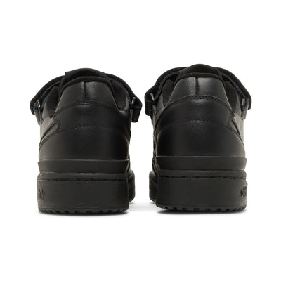 Forum Low Triple Black