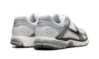 Zoom Vomero 5 Metallic Silver