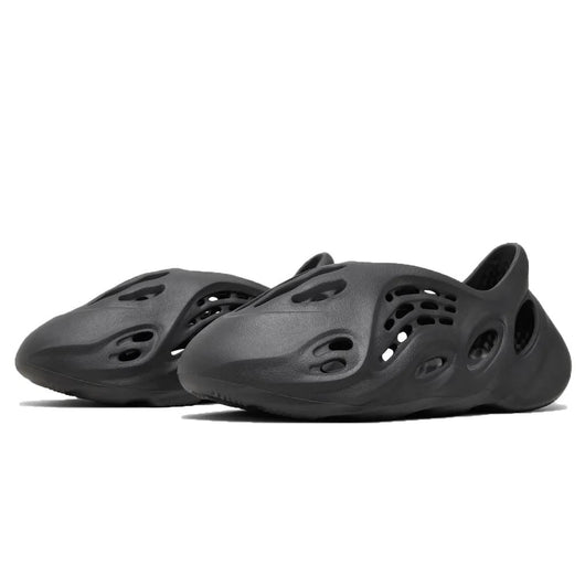 Yeezy Foam RNR Onyx (2022/2024)